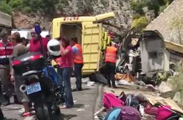 Turcia: 11 morti si 46 de raniti intr-un accident de autocar