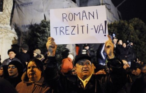 Mai multi protestatari au ajuns in Piata Univesitatii