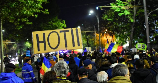 Grupurile civice Rezistenta si Coruptia ucide atrag atentia ca "persoane infiltrate" la marsul de protest de sambata seara ar putea incerca deturnarea coloanei de manifestanti in directia Palatului Cotroceni