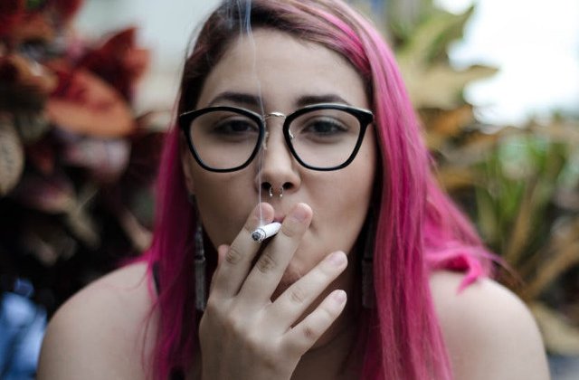 8 obiceiuri care te ajuta sa te lasi de fumat cat mai repede