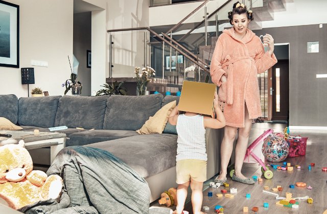 Nu e usor sa fii mama! 10 fotografii "dezastruoase" care ilustreaza cat de neascultatori pot fi, uneori, copiii