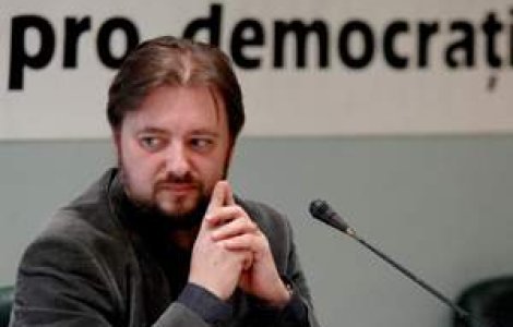 Pirvulescu este atacat uninominal din toate partile