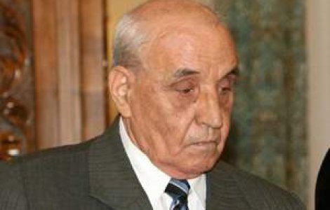 Supararea lui Paraschiv: 'Basescu mi-a pus pumnul in gura'