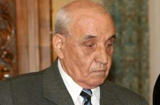 Supararea lui Paraschiv: 'Basescu mi-a pus pumnul in gura'