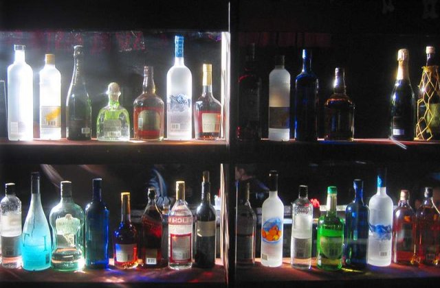 Doi arbitri din Guineea, suspendati pentru ca au arbitrat beti