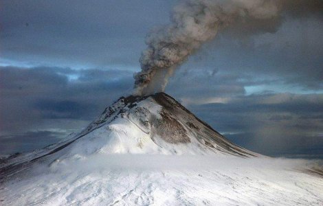 Ne ameninta un nou nor de cenusa? Eruptie vulcanica in Rusia