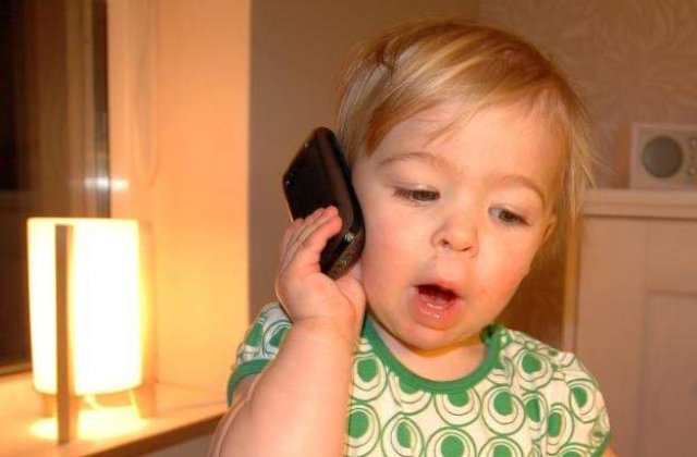 Avertizare OMS: Telefoanele mobile pot cauza cancer!