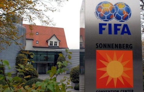 Blatter ameninta: Piramida FIFA este pe cale sa se clatine din temelii
