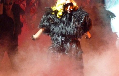 Ciudata sau nu, Gaga va fi premiata de lumea modei