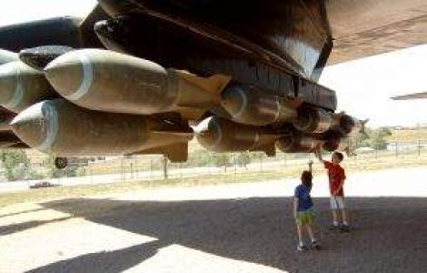 Americanii fac rachete care sa incapa intr-un rucsac