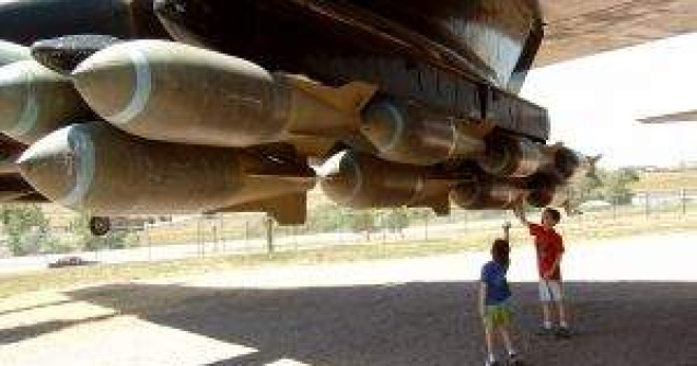 Americanii fac rachete care sa incapa intr-un rucsac