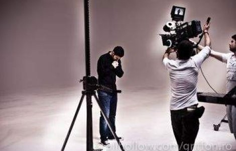  Video  Cum arata fata din visele lui Smiley?