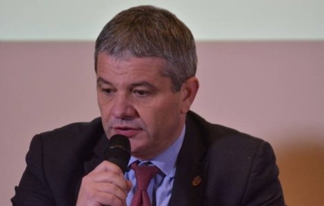 Ministrul Sanatatii a resuscitat o persoana in avion