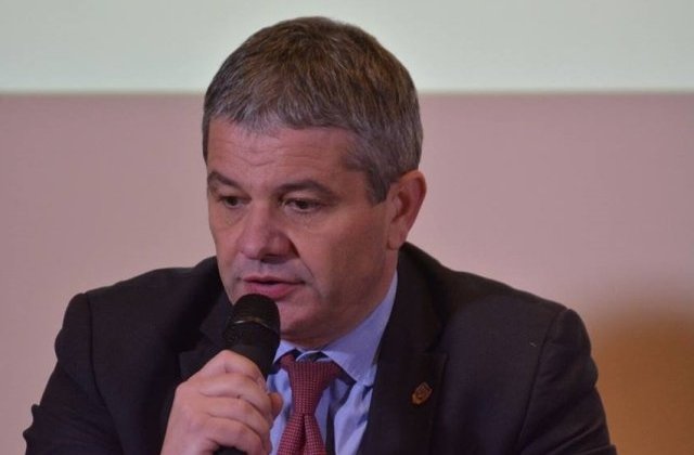 Ministrul Sanatatii a resuscitat o persoana in avion