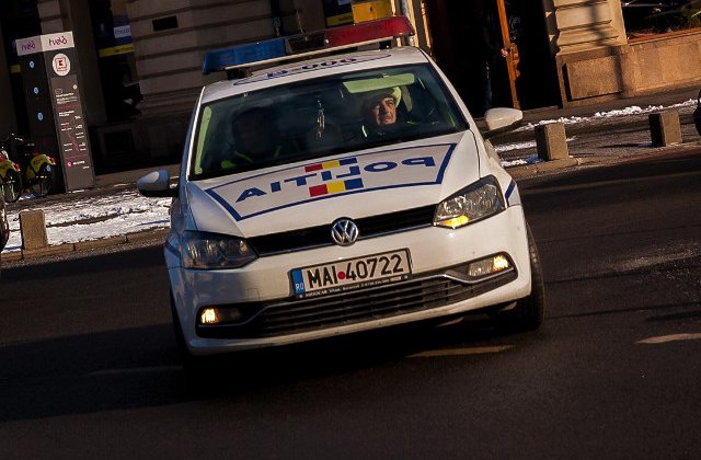 Cinci oameni au depus reclamatie la Politie, dupa ce masinile le-au fost sparte pe strada Baicului din Capitala