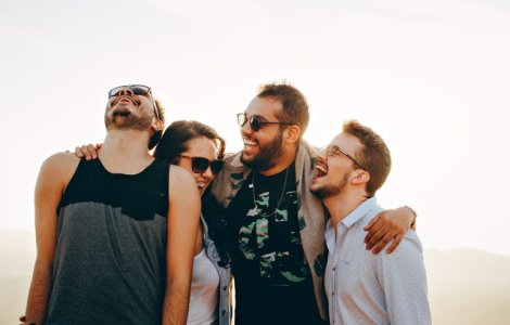 50% dintre tinerii din Romania locuiesc cu parintii pana la 35 de ani