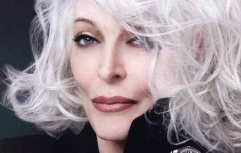 Cel mai batran model in activitate implineste 80 de ani