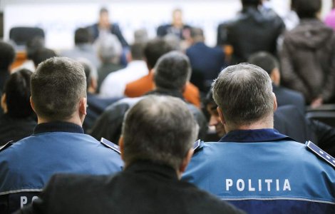  Video  Politistii, in strada pentru salarii