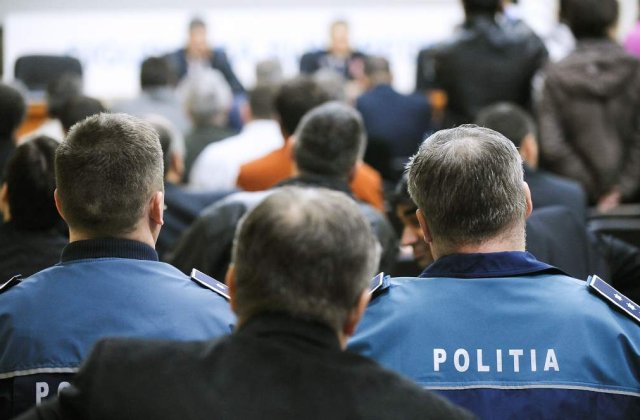 [VIDEO] Politistii, in strada pentru salarii