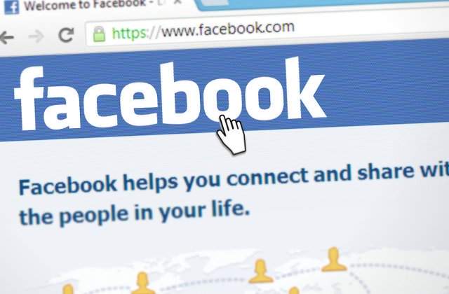 Un barbat a fost amendat cu 200 de lei, dupa ce a jignit un politist pe Facebook