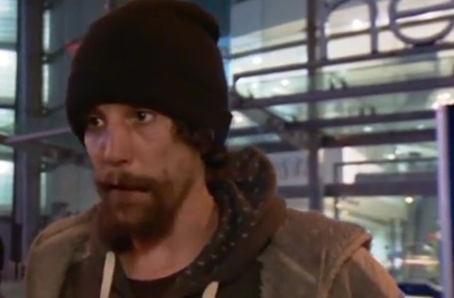 Un om al strazii considerat "erou" dupa atacul de pe Manchester Arena, condamnat pentru ca a jefuit mai multe victime