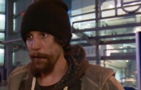 Un om al strazii considerat "erou" dupa atacul de pe Manchester Arena, condamnat pentru ca a jefuit mai multe victime