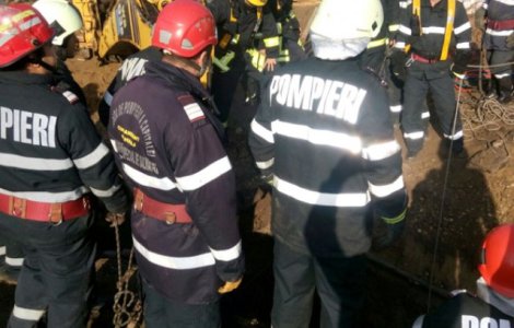 Un muncitor a fost strivit de o placa de beton, in timp ce repara un cablu electric subteran