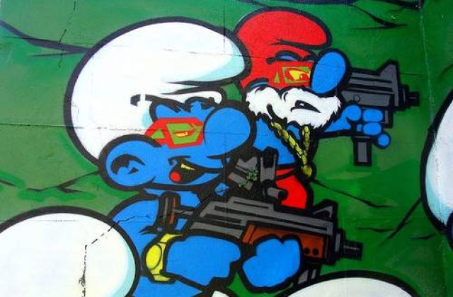 Strumfii sunt rasisti, antisemiti si promoveaza totalitarismul