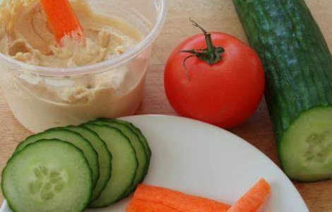 Boc: Consumul castravetilor nu este un pericol