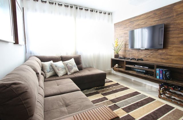 Top 7 lucruri pe care ar trebui sa le arunci cat mai repede din sufragerie