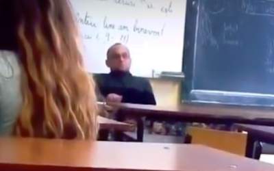 Elevele care si-au filmat...