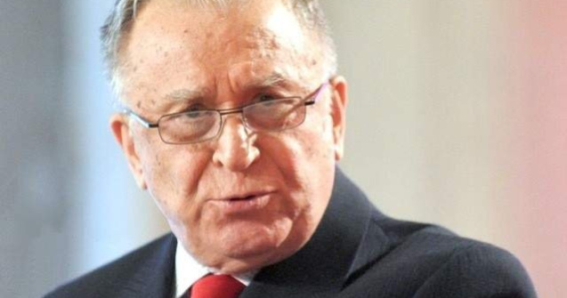 Ion Iliescu: Daca sunt responsabili politici care au de facut reprosuri SPP, trebuie sa actioneze institutional