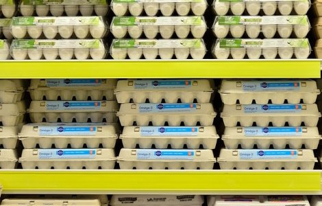 Petre Daea, in vizita la un supermarket pentru a verifica prezenta in rafturi a produselor romanesti