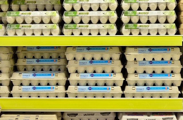 Petre Daea, in vizita la un supermarket pentru a verifica prezenta in rafturi a produselor romanesti