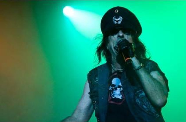 Alice Cooper a vrut sa-l ucida pe Elvis Presley