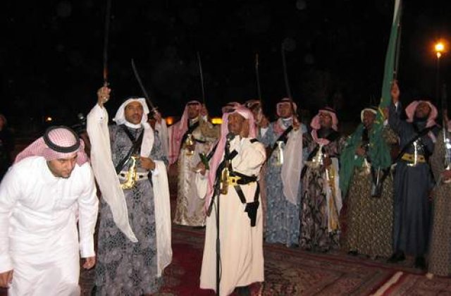 Arabia Saudita se "apara" de Primavara Araba cu dolari americani