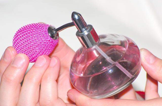 Un parfum placut in aer incita oamenii la dans