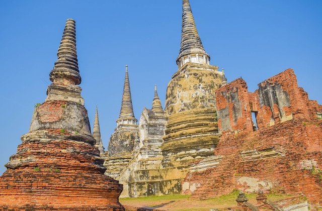 Un turist a returnat caramizile furate dintr-un templu thailandez pentru ca nu a mai putut duce o viata "linistita"