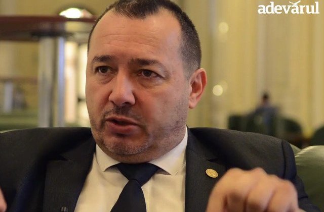 Catalin Radulescu, despre salariile marite ale deputatilor: Daca vrei sa vii civilizat, trebuie sa ai decenta sa-ti cumperi costume, cravate