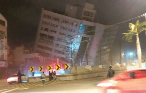 Cutremur puternic in Taiwan. Peste 100 de persoane sunt prinse in cladirile afectate