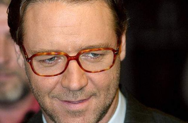 Russell Crowe: "Circumcizia este o barbarie prosteasca. Cine esti sa corectezi natura?"