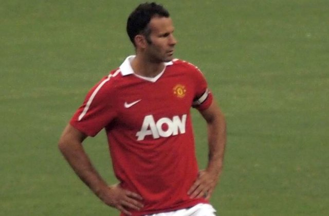 Ryan Giggs, atacat cu ciocanul de fratele inselat