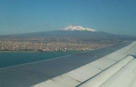  Video  Expertii insista: Inchideti telefoanele pe timpul zborului