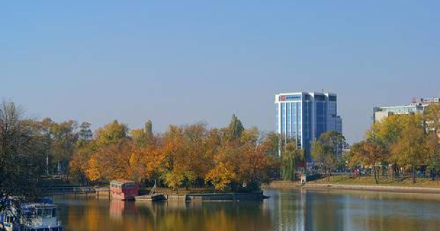 Plimbari gratuite cu vaporasul in Herastrau