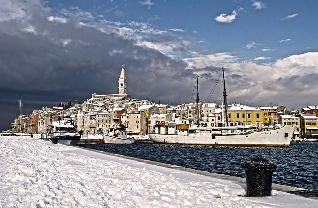 Atentionare de calatorie MAE pentru Croatia: Ninsori abundente si restrictii de circulatie