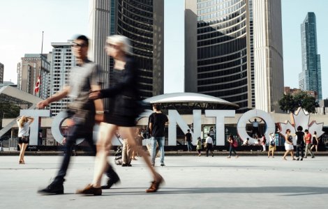 Romanii cauta mai multe zboruri catre Canada in 2018