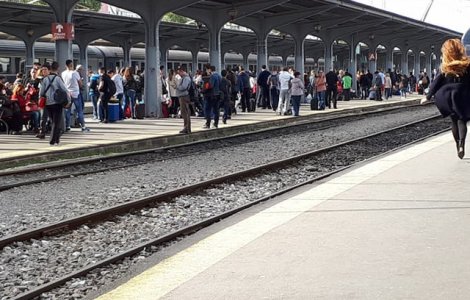 CFR Calatori ofera reduceri indragostitilor,care vor putea face declaratii la megafonul din Gara de Nord
