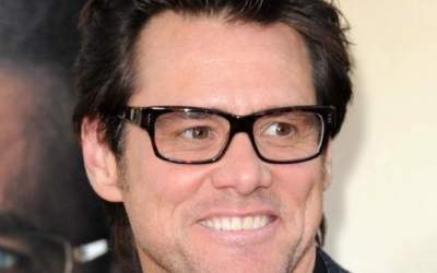 Jim Carrey si-a sters contul...