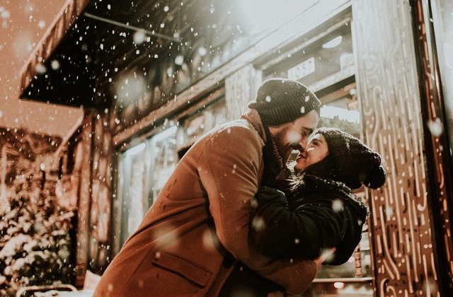 "Iubirea e o certitudine." 10+ citate despre dragoste care vor pune indragostitii pe ganduri