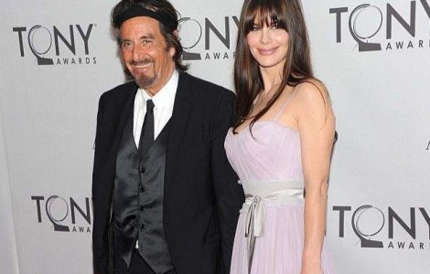 Al Pacino are iubita cu 40 de ani mai tanara